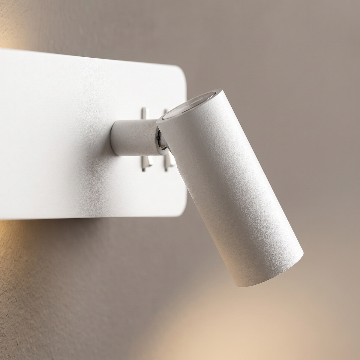 Close detail of the adjustable joint and head