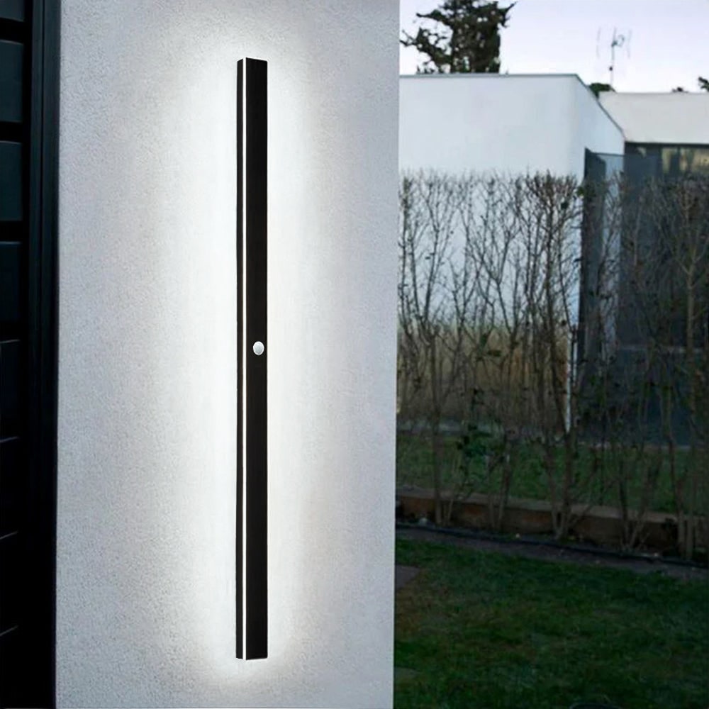 Meridian Outdoor LED Wall Light
